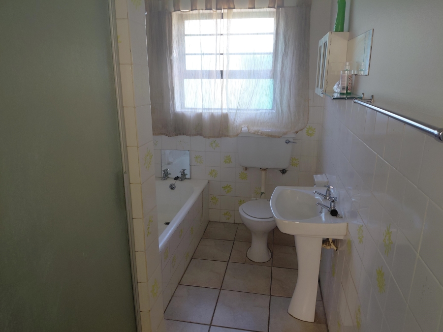 4 Bedroom Property for Sale in Bothasrus Eastern Cape